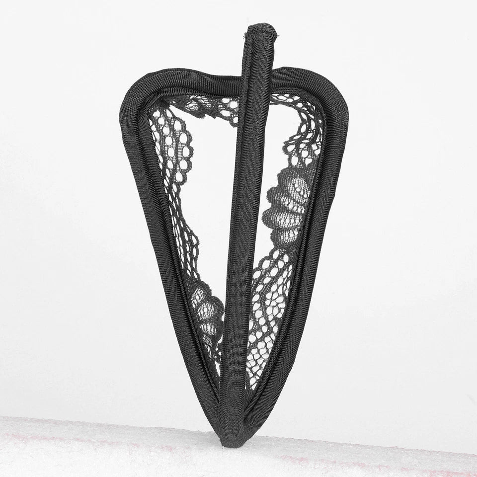Beutel-Ausbuchtungs-C-String-Tanga
